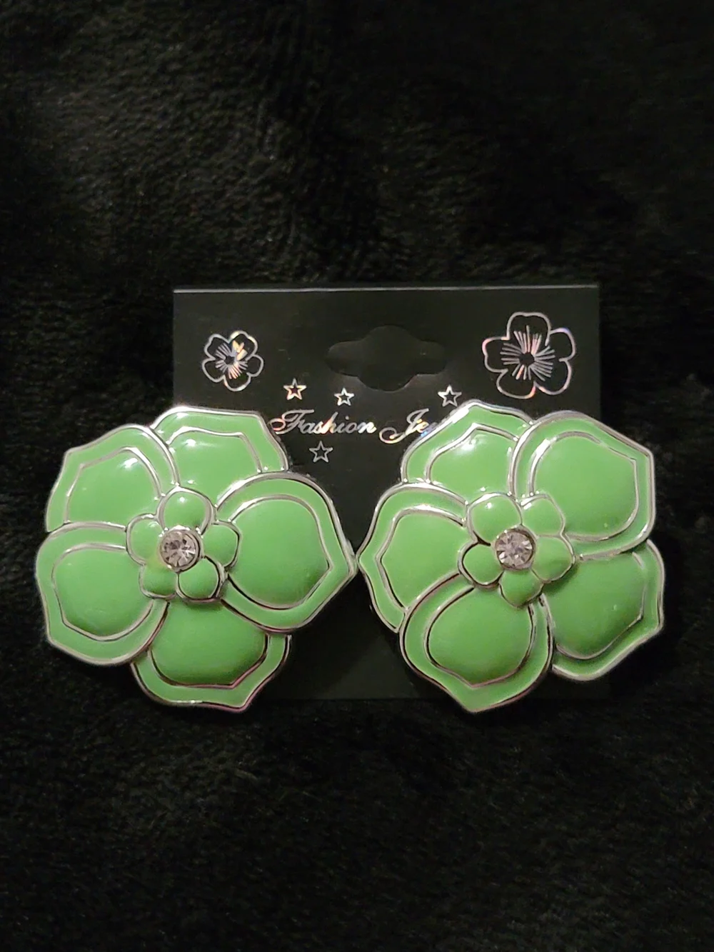 Fashion Jewelry Lime Green Floral Stud Earrings with Silver Trim